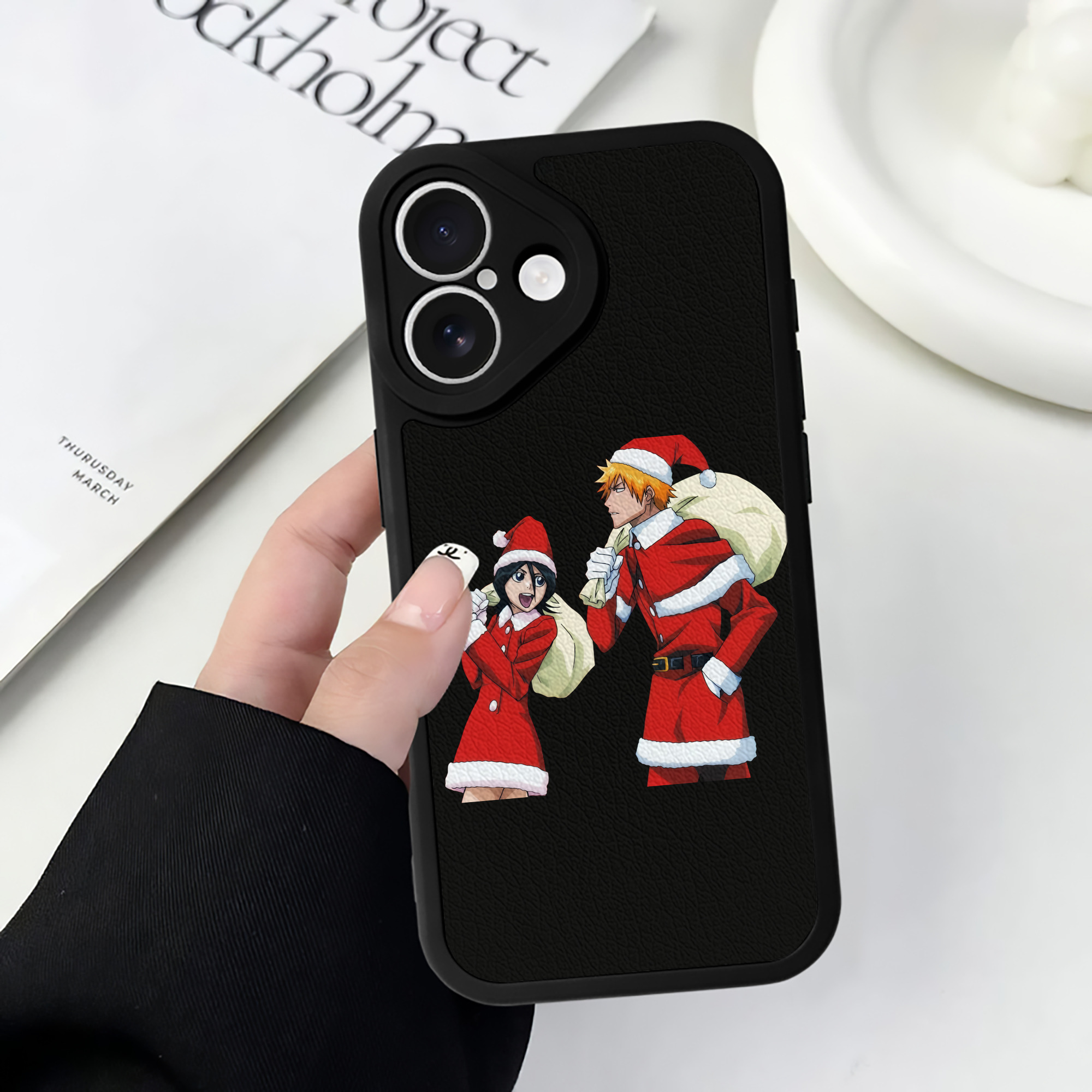 （画像用） ブリーチ 朽木ルキア BLEACH Kuchiki Rukia 【iPhone 16シリーズ対応】シリコンスマホケース（レザー調） 材質：シリコン